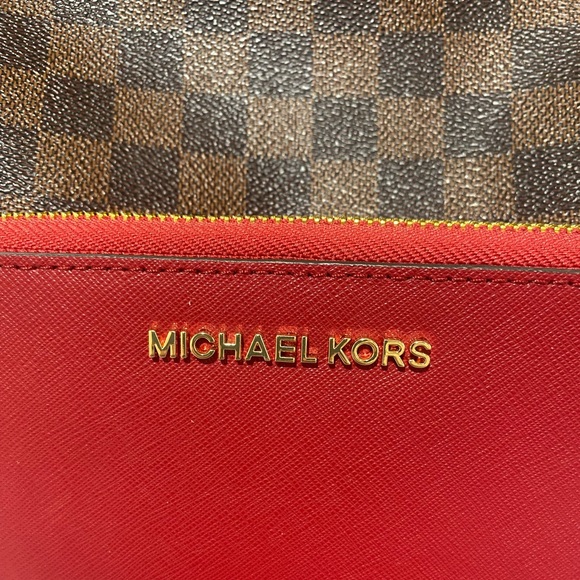 BRAND NEW AUTHENTIC MICHAEL KORS ZIPPY WALLET 😍❤️ - Picture 4 of 16